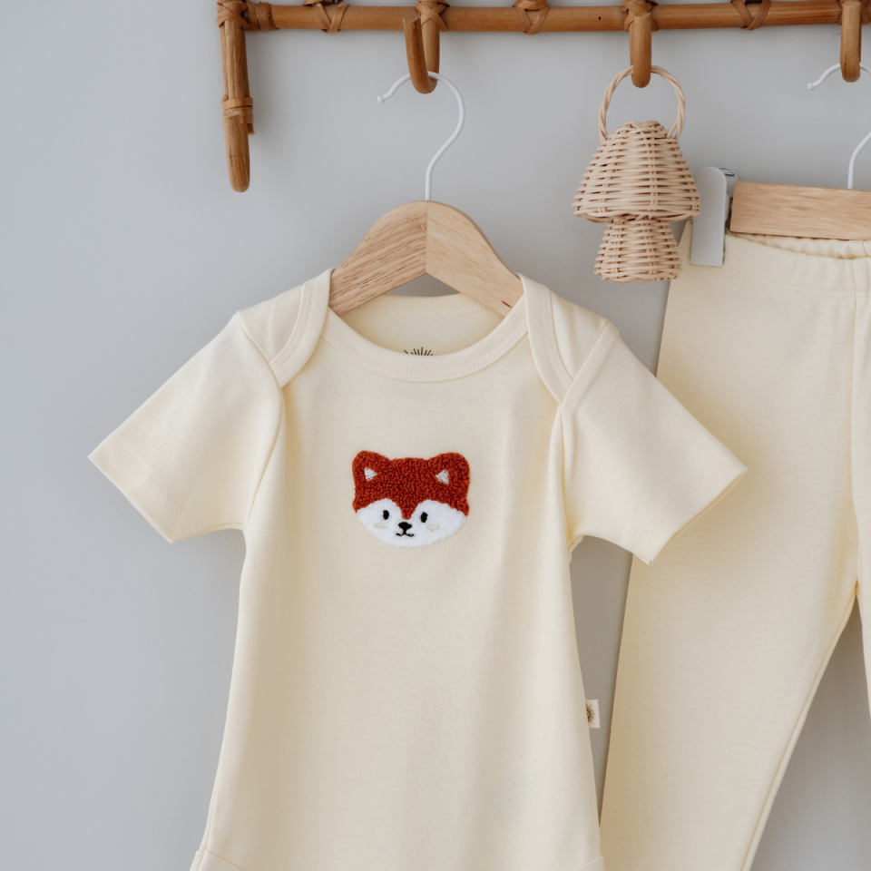 %100 Pamuklu Sevimli Tilki Nakışlı Kısa Kollu Alt Üst Bebek Takımı