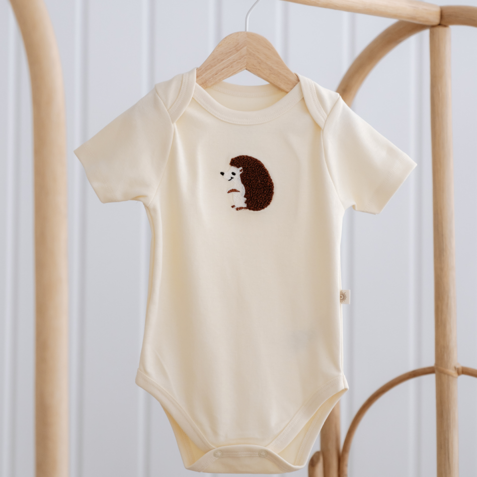 %100 Pamuklu Sevimli Kirpi Nakışlı Kısa Kollu Tek Üst