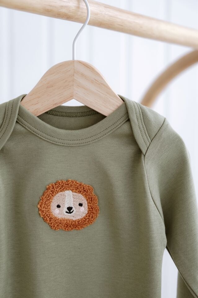 %100 Pamuklu Sevimli Aslan Nakışlı Uzun Kollu Alt Üst Bebek Takımı