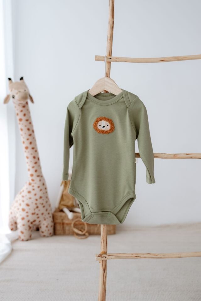 %100 Pamuklu Sevimli Aslan Nakışlı Uzun Kollu Alt Üst Bebek Takımı